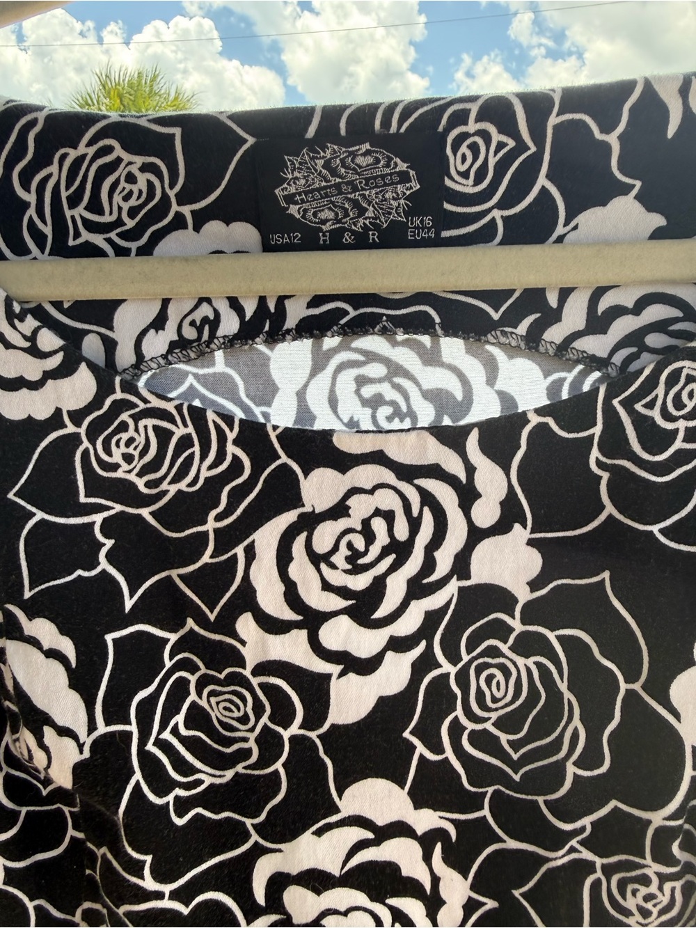 Hearts & Roses Black and white rockabilly swing dress pinup girl style 🎸🌹 - Picture 4 of 6